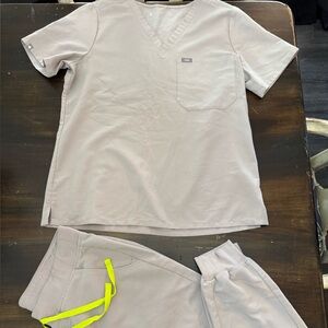 Women’s FIGS scrub set - Color is Cement
